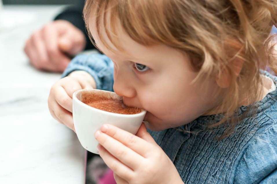 Vai bērni var dzert turku kafiju?