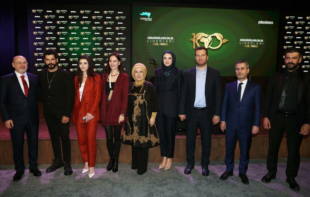 Emine Erdogan tikās ar fonda Osman spēlētājiem Ilgtspējīgā gadsimta samitā