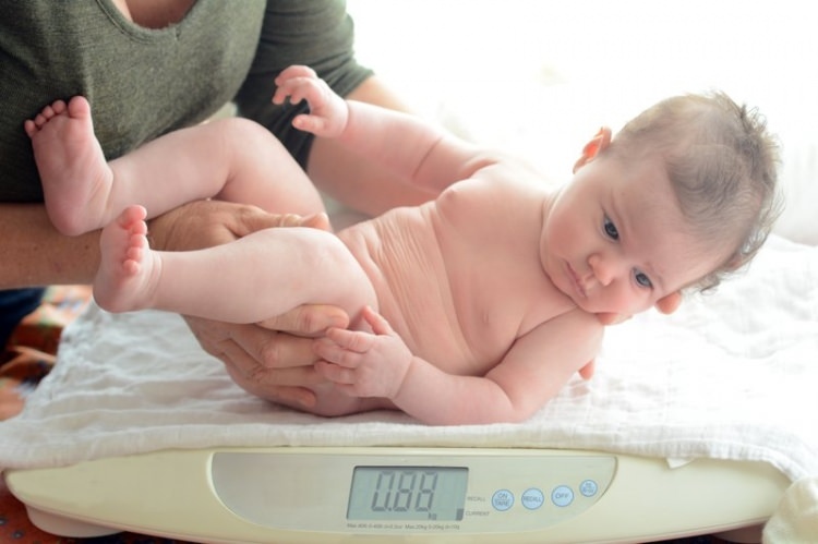 Kā izmērīt mazuļu augumu un svaru