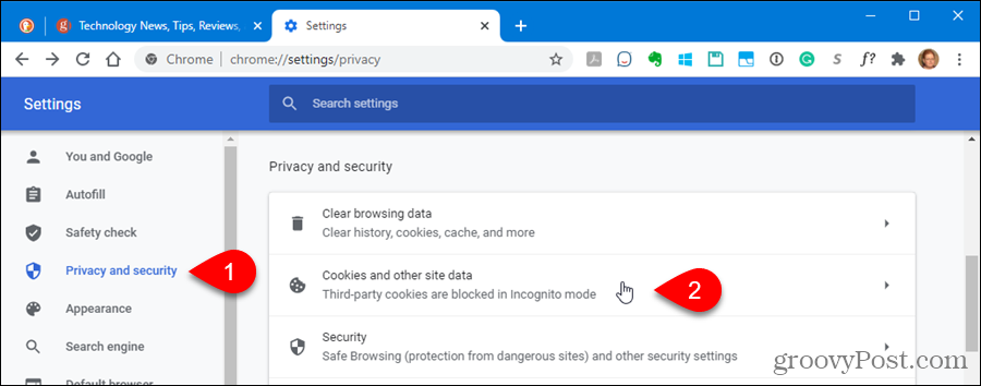 Chrome konfidencialitātes un drošības iestatījumos noklikšķiniet uz Sīkfaili un vietņu dati