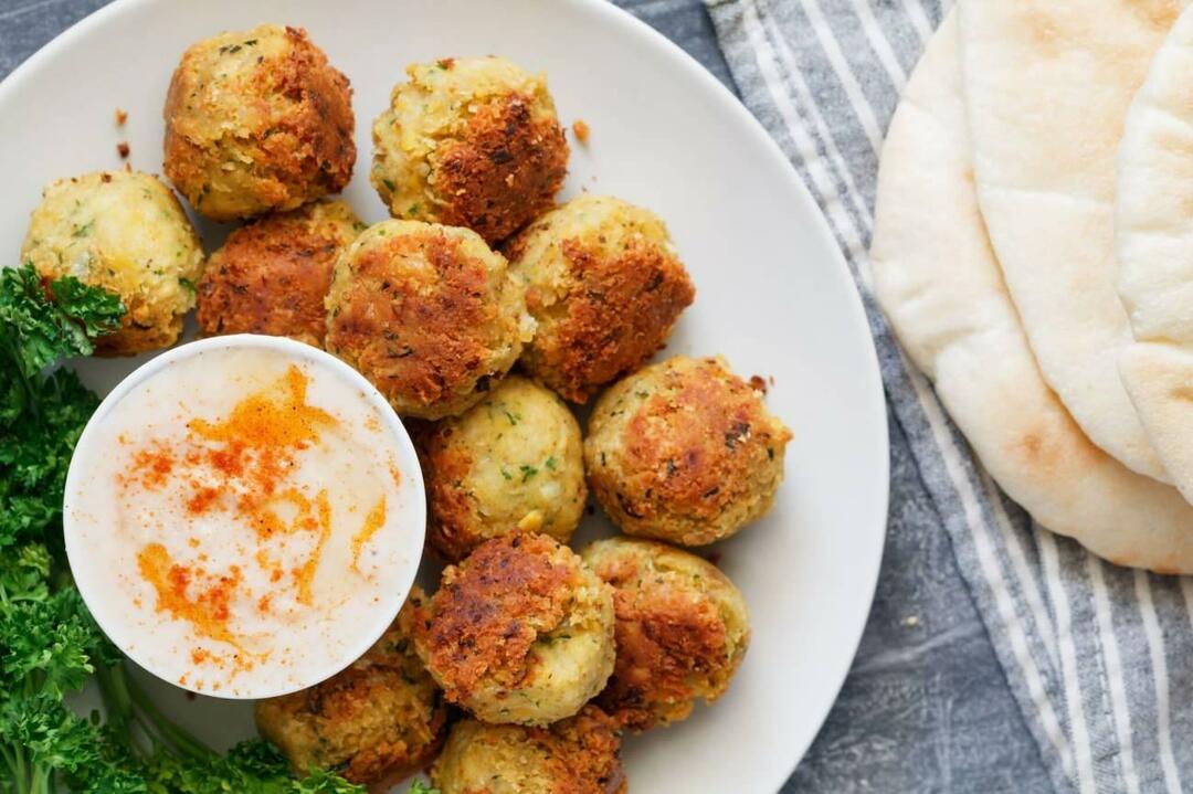 Kā pagatavot oriģinālo falafelu? Vienkāršākā Falafel recepte un sastāvdaļas!