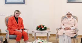 Emine Erdogan tikās ar Zviedrijas premjerministra sievu! Erdogans pauda skumjas