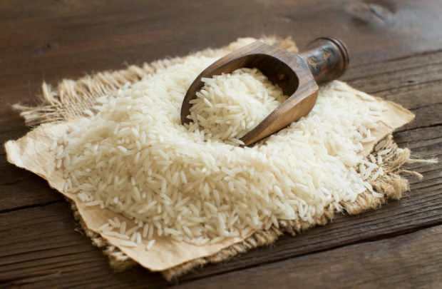 Vai rīsus vajadzētu turēt ūdenī? Vai rīsus gatavo, neuzturot rīsus ūdenī?