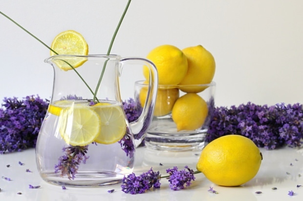 Lavandas limonādes recepte