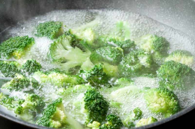 Kā izārstēt vārītu brokoļu sulu? Brokoļu izārstēšana