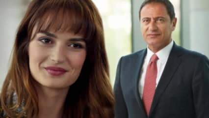 Aktieris Selins Demiratārs apprecējās ar biznesa cilvēku Mehmetu Ali Čebi