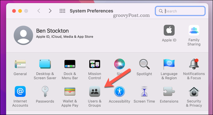 Mac Atveriet izvēlni Lietotājs un grupas