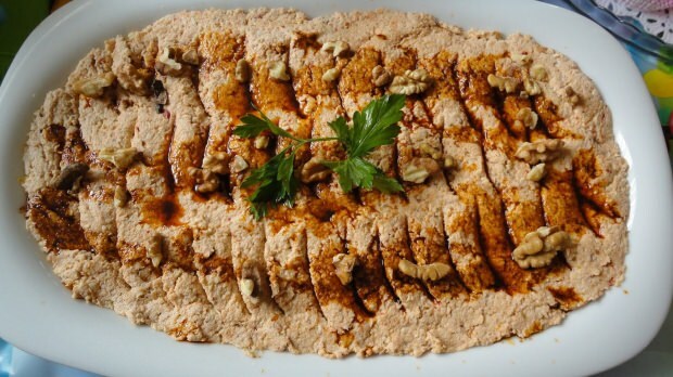 Vienkāršākā Circassian vistas recepte! Kā tiek pagatavota Circassian vista?