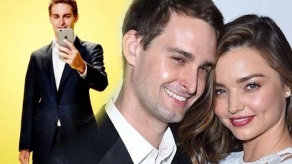 Miranda Kerr, Snapchat dibinātāja modeļa sieva, Evana seja ir pietūkušies!
