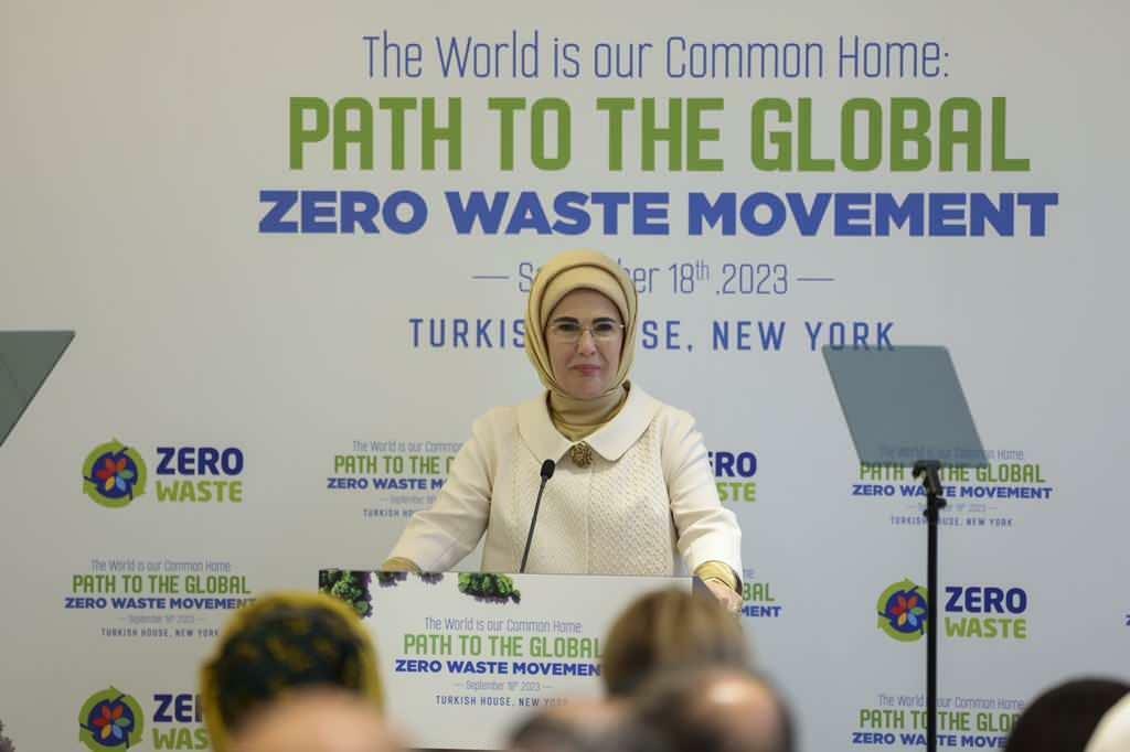 Emine Erdogan Ceļā uz globālu bezatkritumu kustību programmas sociālajos medijos