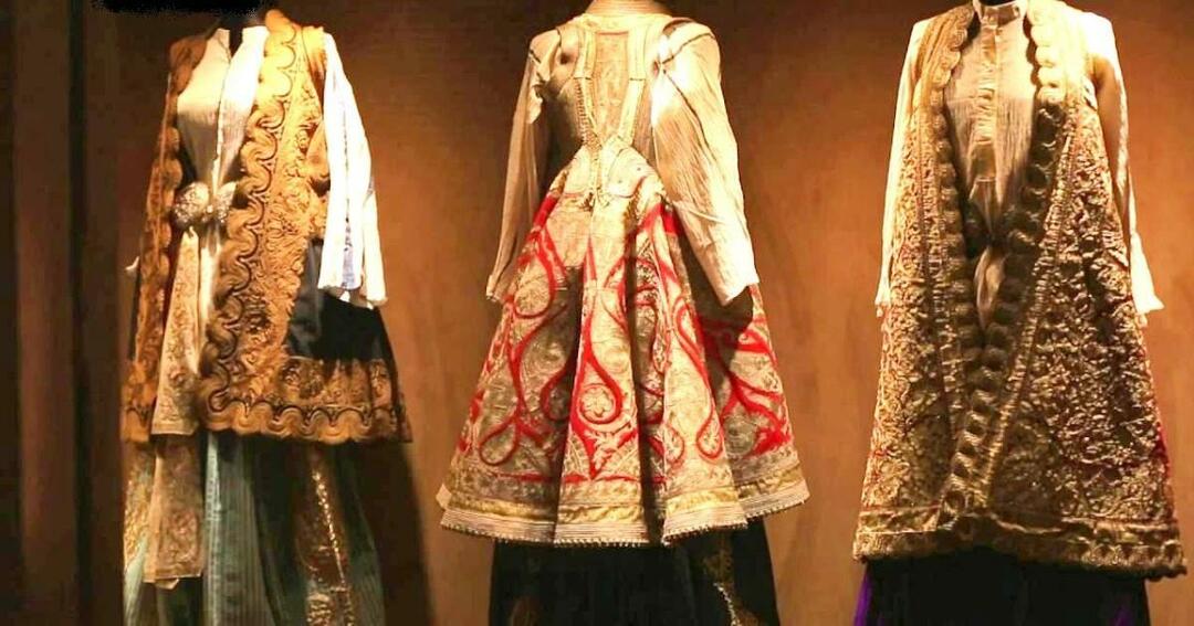 Kādi bija sieviešu apģērbi Osmaņu pilī 18. un 19. gadsimtā?
