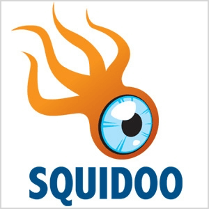 Šis ir Squidoo logotipa ekrānšāviņš, kas ir oranža būtne ar četriem taustekļiem un lielu zilu acs ābolu.