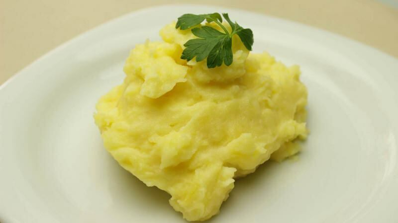 Kā pagatavot vienkāršāko kartupeļu biezeni? Padomi kartupeļu biezeniņam