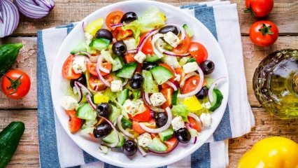 Salātu diētas saraksts notievēšanai! Zemu kaloriju sirsnīgu salātu receptes