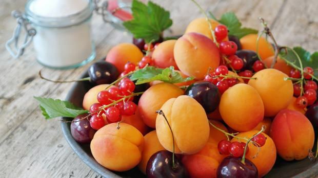 Kurus augļus vajadzētu ēst mēnesī?