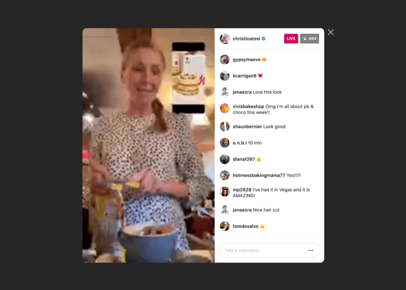 @christinatosi instagram tiešraides ekrānuzņēmuma piemērs ar vertikālu 9:16 video kreisajā pusē un komentāriem labajā pusē