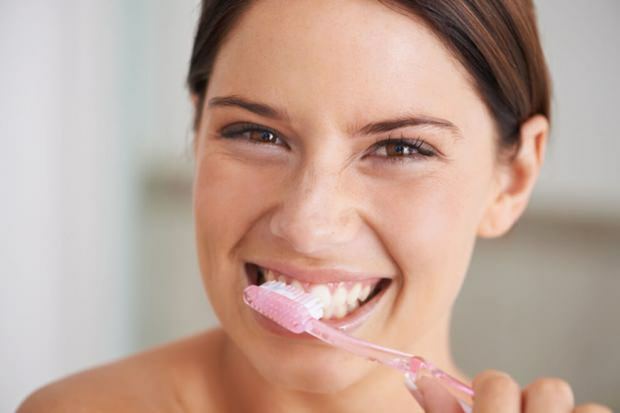 Kā jāveic zobu tīrīšana?