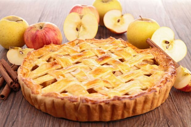 Kā pagatavot vienkāršāko ābolu pīrāgu? Padomi ābolu pīrāga pildīšanai