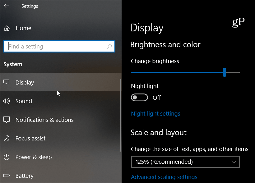 Windows 10 tekošā dizaina displejs