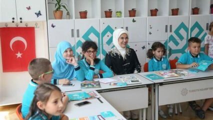 Pirmā lēdija Erdoğana apmeklēja Maarif skolas