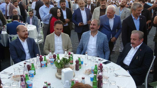 Bilal Erdoğan, tieslietu ministrs Abdülhamit Gül un parlamenta priekšsēdētājs Mustafa Şentop