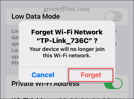 Mainiet Wi-Fi paroli iPhone tālrunī