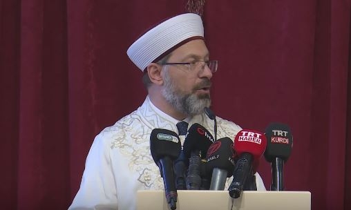 Reliģisko lietu vadītājs Erbašs: Mēs veiksim tarawih lūgšanu ar 300 tūkstošiem cilvēku