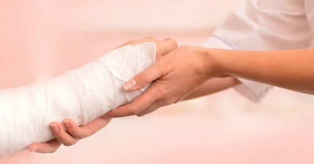 Vai uz rokām ir cistas (Ganglion) simptomi? Kāda ir roku cistu ārstēšanas metode?