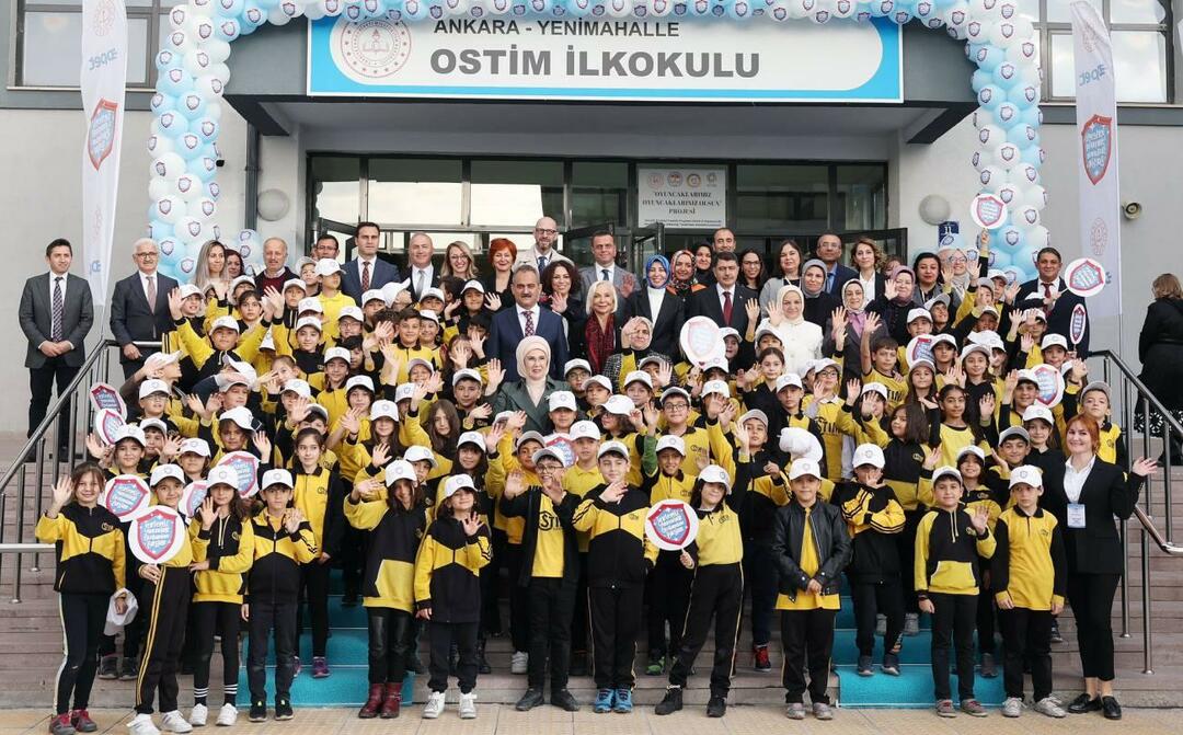 Emine Erdogan apmeklēja Ostimas pamatskolu