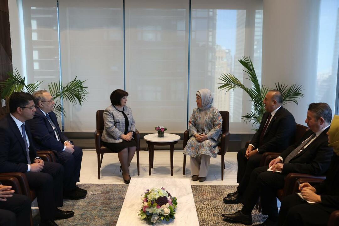 Emine Erdogan Ņujorkā tikās ar Azerbaidžānas parlamenta priekšsēdētāju Gafarovu