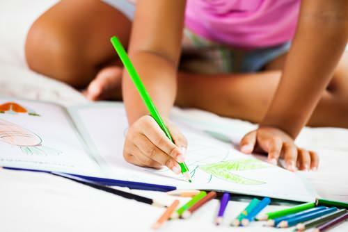 Pildspalvu turēšana! Kā bērniem piestiprināt zīmuli?