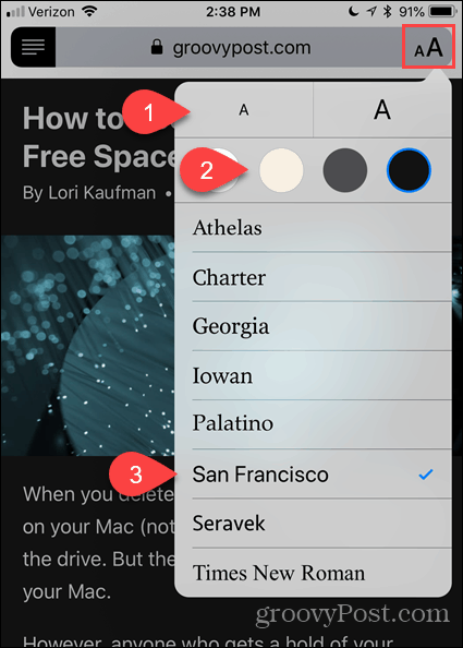 Mainiet fontu un krāsu lasītājā skatā Safari iOS