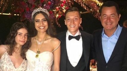 Acun Ilıcalı vakariņoja ar jaunlaulātajiem Amīnu un Mesut Özil