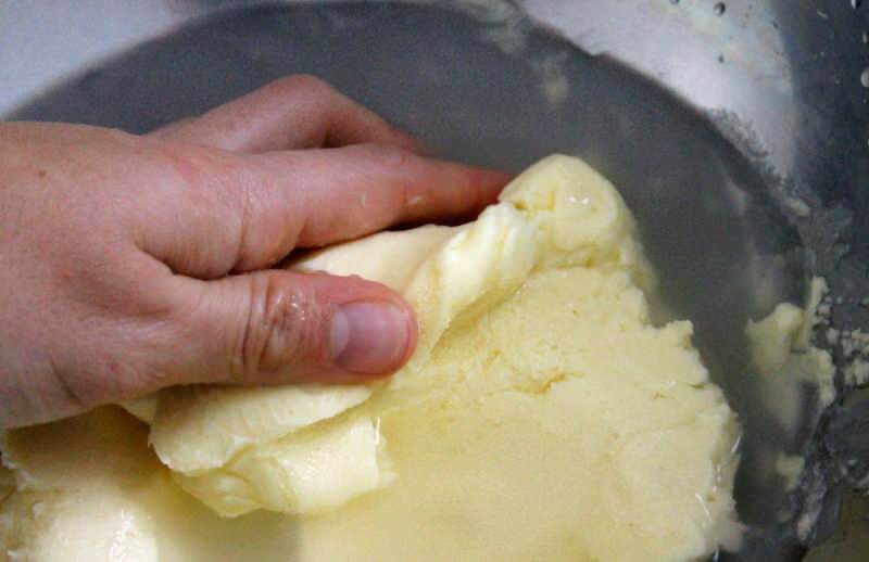 Kā padarīt sviestu veļas mašīnā? Vai tiešām veļas mašīnā būs sviests?