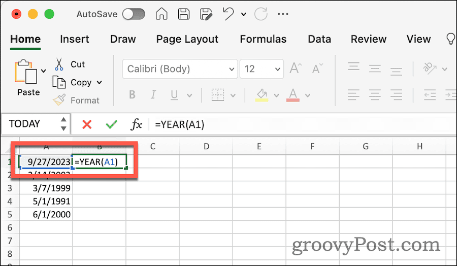 Funkcijas YEAR izmantošana, lai programmā Excel izvilktu gadu no datuma