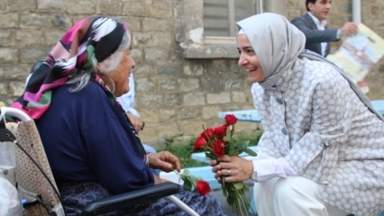 Fatma Betül Sayan Kaya devās uz Hospice
