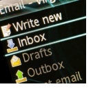 Mainiet svarīgos Outlook e-pastus uz parastajiem e-pastiem