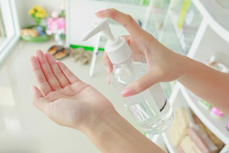 Πώς να κάνετε απολυμαντικό χεριών με φυσικές μεθόδους στο σπίτι;