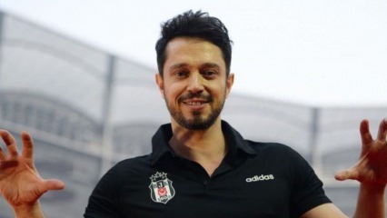 Smagi mirkļi Muratam Bozam, kurš kāpa uz skatuves Beşiktaş čempionāta svinībās!
