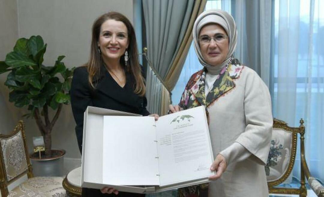 Emine Erdogan pateicās UNICEF Turkiye pārstāvei Regīnai de Dominicisai