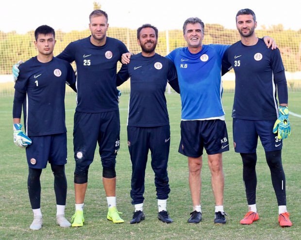 Erkan Kolçak Köstendil treniņš kopā ar Antalyaspor futbolistiem