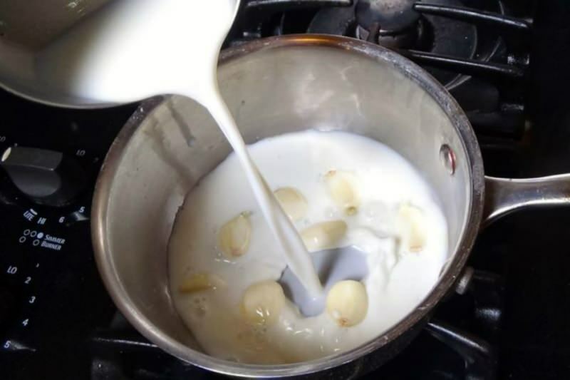 Kā tiek gatavots ķiploku piens? Ko dara ķiploku piens? Ķiploku piena gatavošana ...