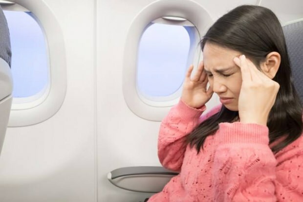 Kādas ir lidmašīnu slimības? Kas jādara, lai nesaslimtu lidmašīnā?