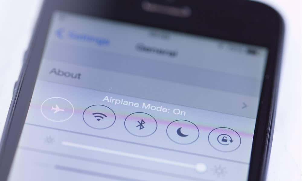 Kā iespējot vai atspējot lidmašīnas režīmu operētājsistēmā Android vai iPhone
