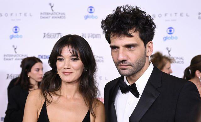  Pinar Deniz un Kaan Urgancıoğlu starptautiskās Emmy balvas