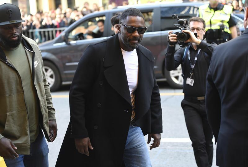 Ātrs un negants aktieris Idris Elba ir ieguvis koronavīrusu! Elba runāja par karantīnas procesu