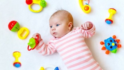 Kādas vajadzētu būt mazuļu pirmā vecuma rotaļlietām?