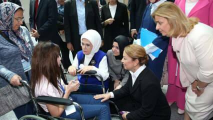 Kopīgojam pirmās lēdijas Erdoganas "Starptautisko personu ar invaliditāti dienu"!