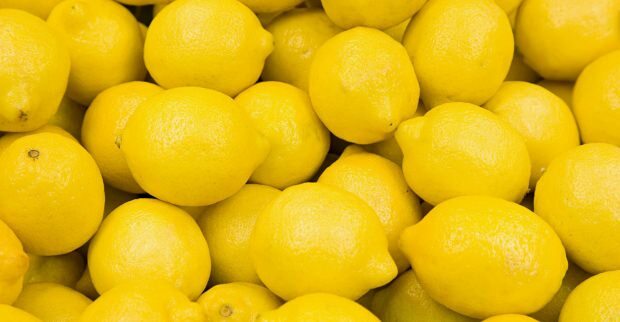 Ādas tīrīšana ar citronu