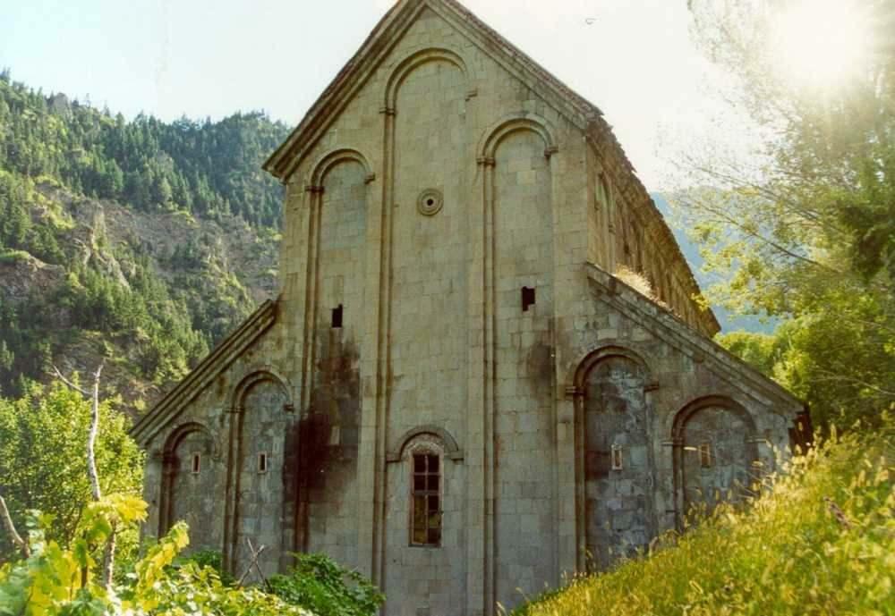 Barhal baznīca